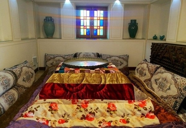 اتاق کرسی دار اقامتگاه سنتی میناس اصفهان